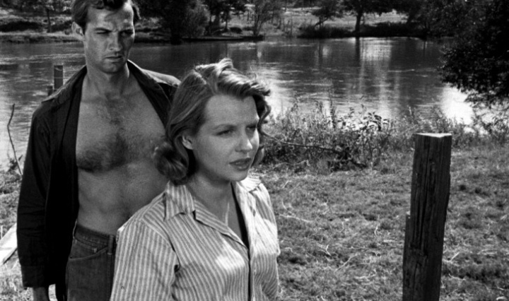 Zachary Scott och Betty Field i huvudrollerna som det strävsamma lanrbrukarparet i Jean Renoirs Sydstataren.
